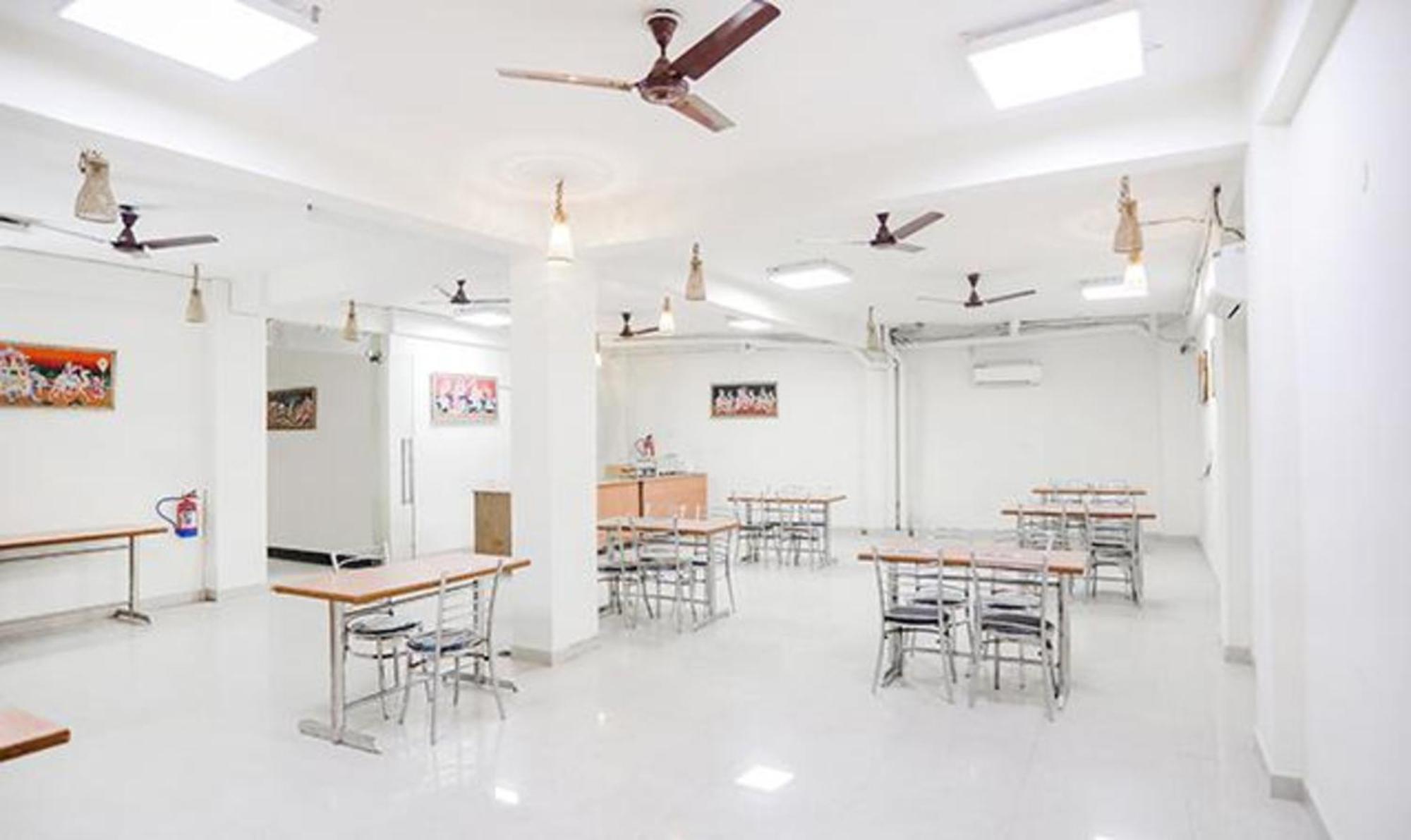 เดอะ รอยัล สเตย์ Hotel เกรทเตอร์นอยดา ภายนอก รูปภาพ
