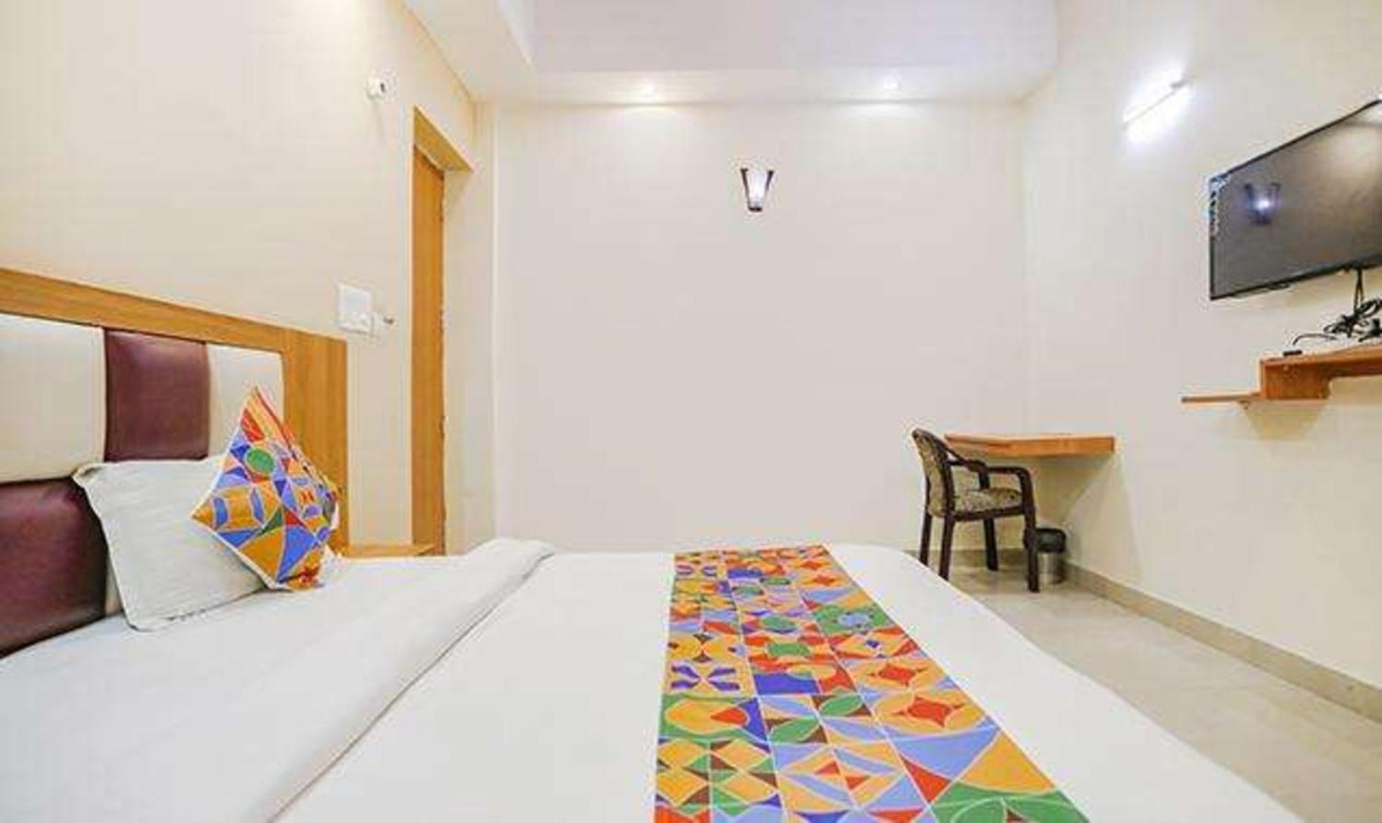 เดอะ รอยัล สเตย์ Hotel เกรทเตอร์นอยดา ภายนอก รูปภาพ