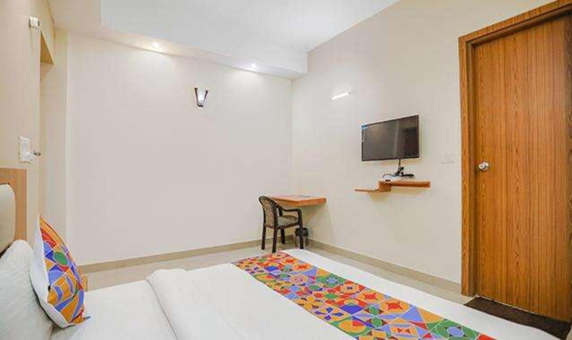 เดอะ รอยัล สเตย์ Hotel เกรทเตอร์นอยดา ภายนอก รูปภาพ