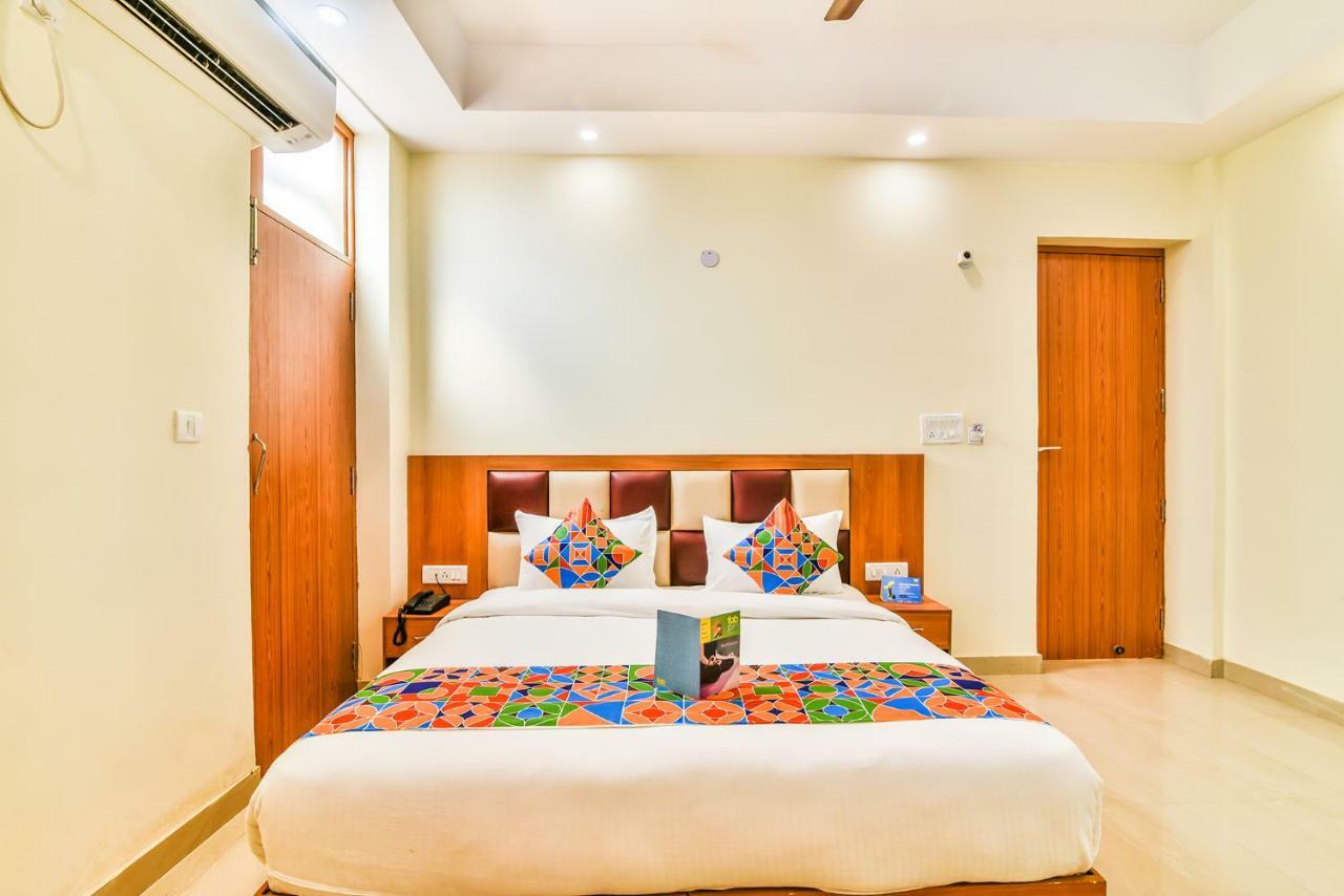 เดอะ รอยัล สเตย์ Hotel เกรทเตอร์นอยดา ภายนอก รูปภาพ