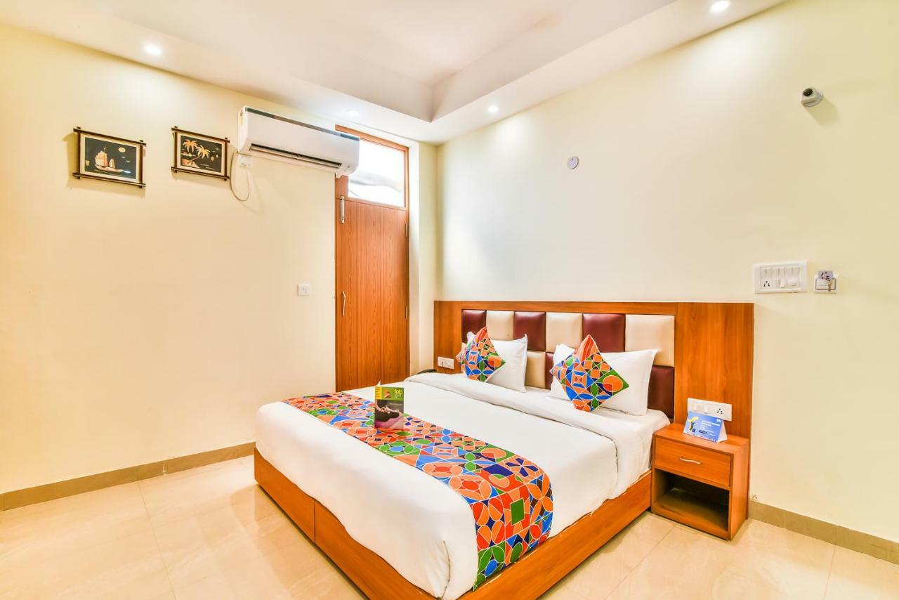 เดอะ รอยัล สเตย์ Hotel เกรทเตอร์นอยดา ภายนอก รูปภาพ